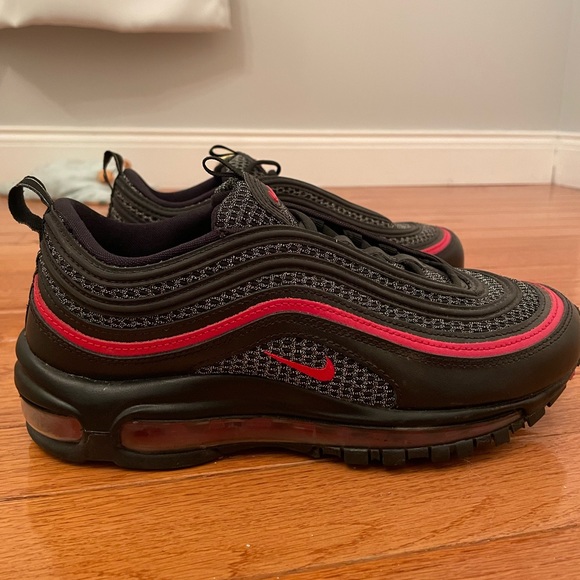 Women’s Nike Air Max 97- Valentine’s Day - Picture 3 of 3